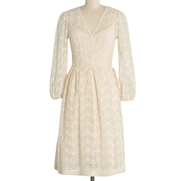 Modcloth Magic in the Air Wrap Dress Ivory Floral Lace w/ Liner Size Small NWT - Picture 1 of 14
